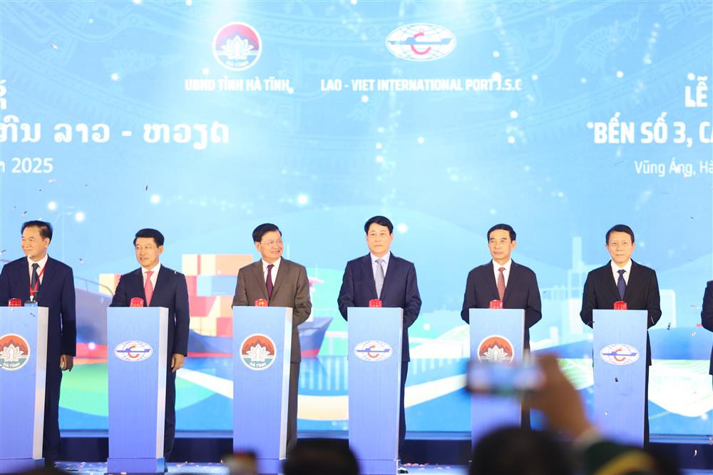 Chủ tịch nước Lương Cường tiếp Tổng Bí thư, Chủ tịch nước Lào Thoong-Lunxi-Xu-Lít 